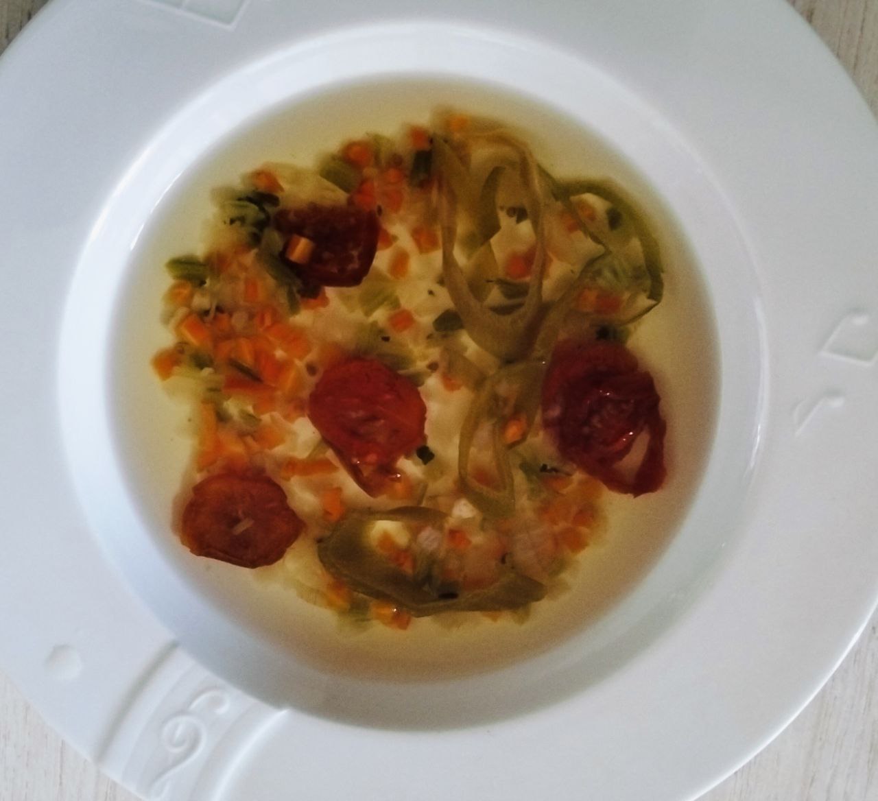 Brodo vegetale naturale BRODOVIVO con verdure essiccate in filtro monodose.